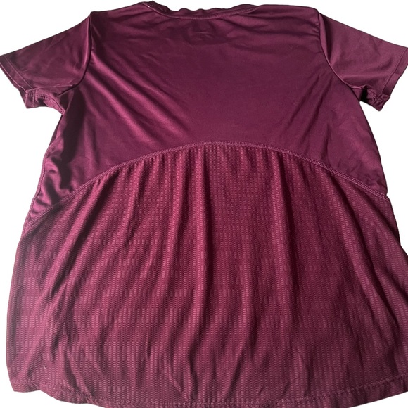 Magenta Reebok Activewear shirt - Picture 2 of 2